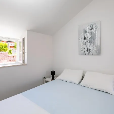 公寓 Katarina-two Bedroom With Parking 杜布罗夫尼克