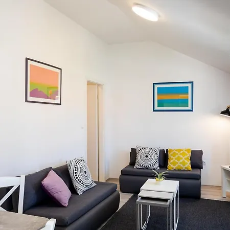 Katarina-two Bedroom With Parking *