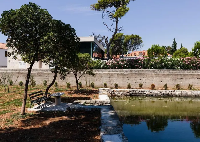 Katarina-two Bedroom With Parking Lejlighed