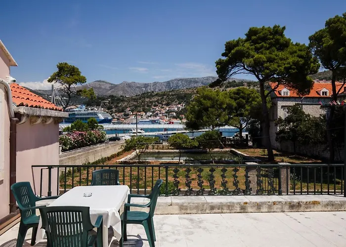 Katarina-two Bedroom With Parking *