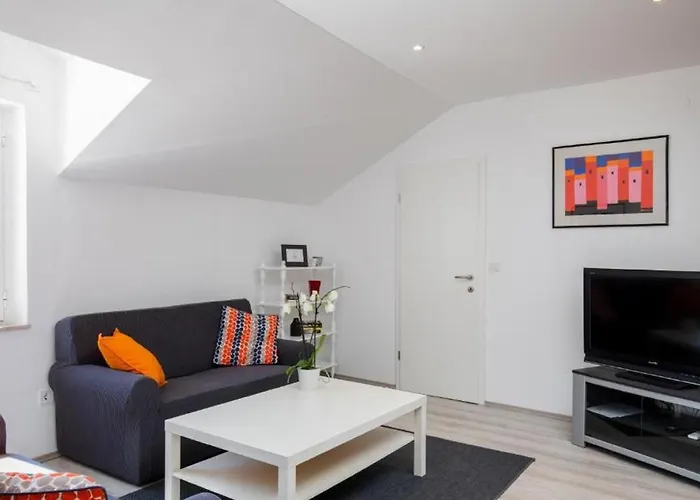 Katarina-two Bedroom With Parking *