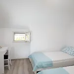 Katarina-two Bedroom With Parking