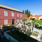 Daire Katarina-two Bedroom With Parking *