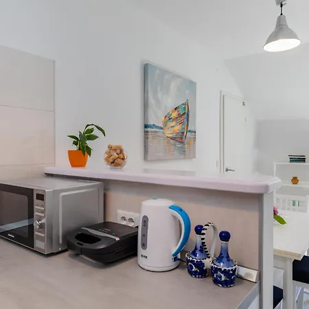 Katarina-two Bedroom With Parking