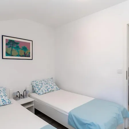 Katarina Apartment *
