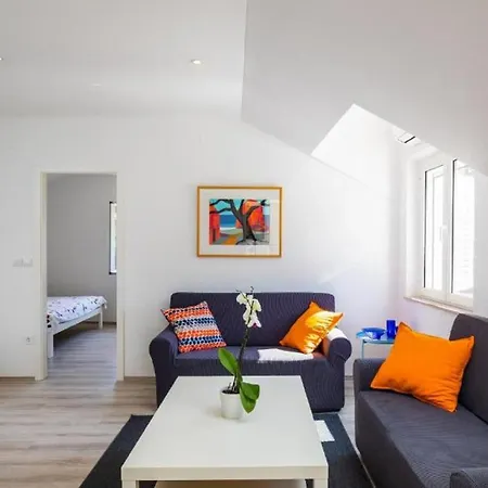 Katarina-two Bedroom With Parking