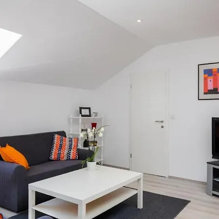 Katarina-two Bedroom With Parking *