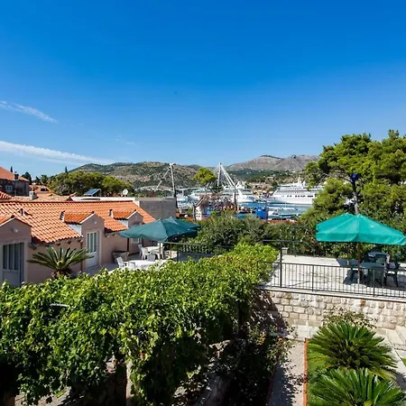 Katarina-two Bedroom With Parking