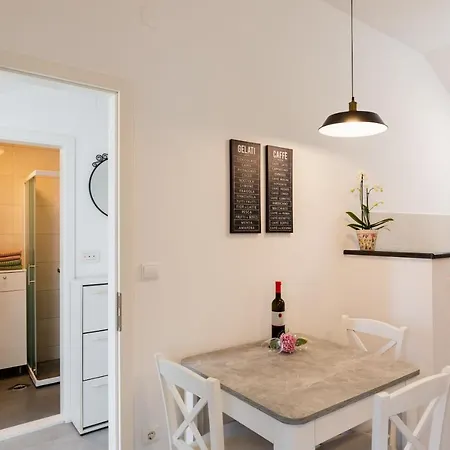 Katarina Apartment *