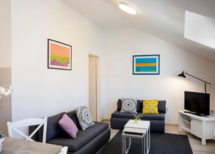 Katarina-two Bedroom With Parking *