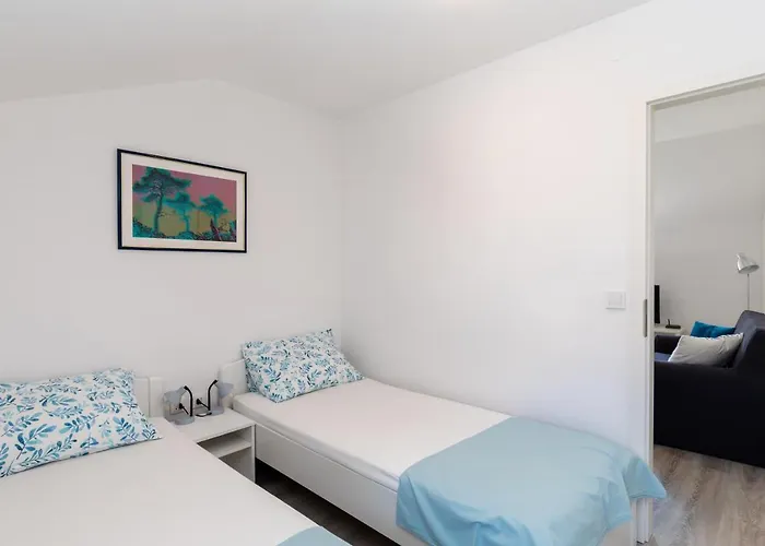 Katarina-two Bedroom With Parking Lägenhet *