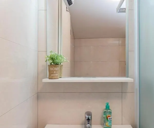 Katarina-two Bedroom With Parking *