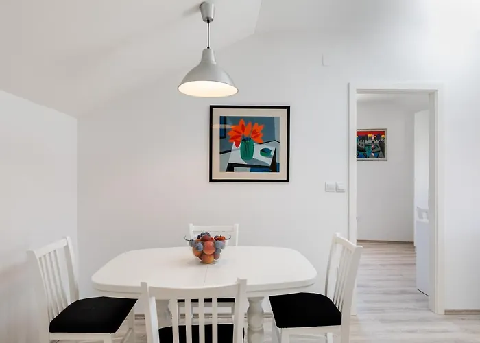 アパート Katarina-two Bedroom With Parking *