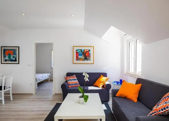 Katarina-two Bedroom With Parking
