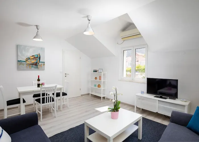 Katarina-two Bedroom With Parking *