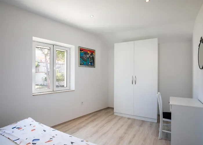 Katarina-two Bedroom With Parking Lägenhet *