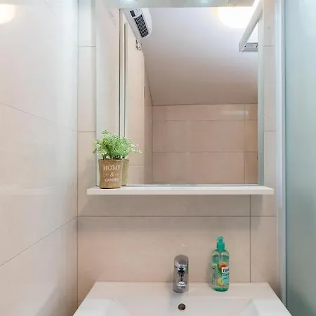 Katarina-two Bedroom With Parking *