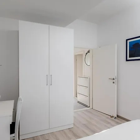 Katarina-two Bedroom With Parking 아파트