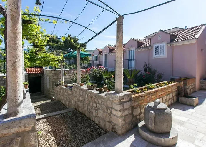 Katarina-two Bedroom With Parking 아파트