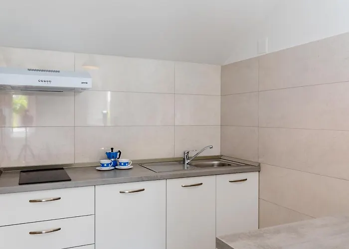 아파트 Katarina-two Bedroom With Parking